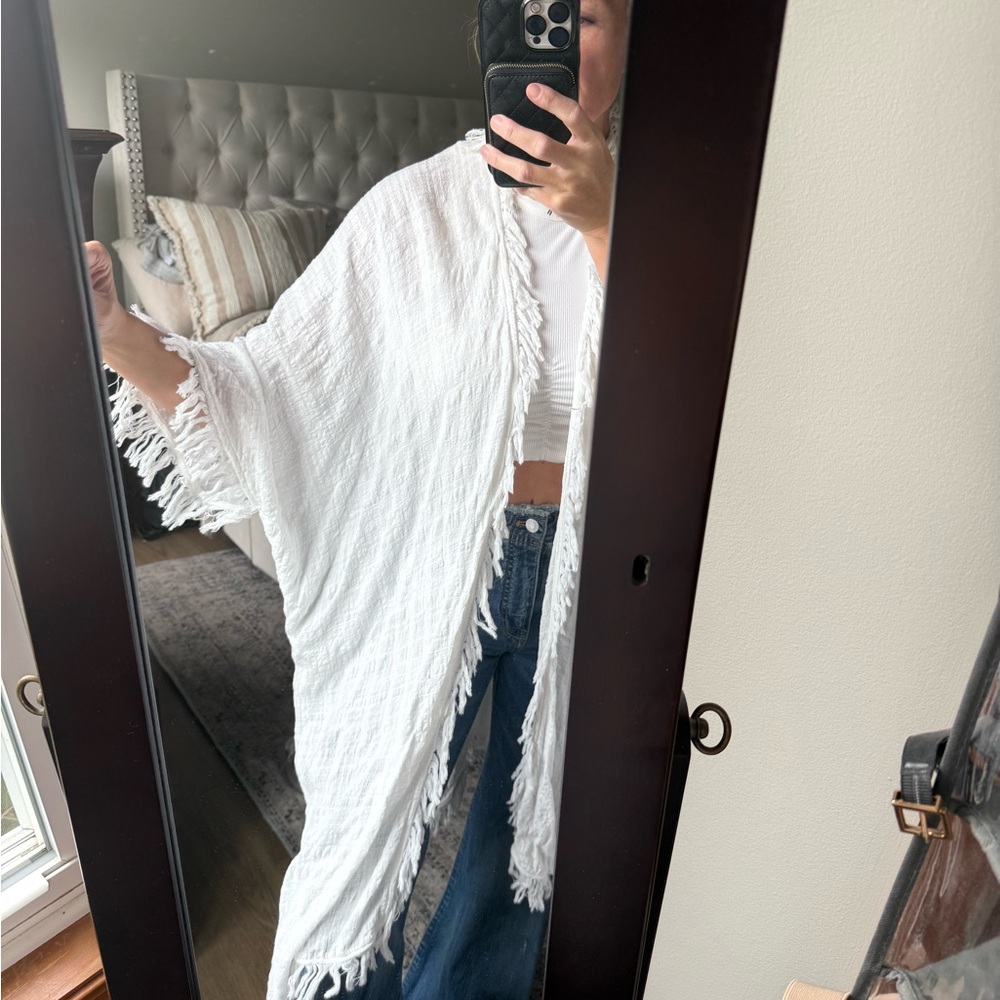 MIOU MUSE White Fringe Kimono Cardigan
